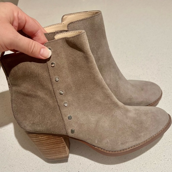 Nine West beige suede boots size 9 - Picture 4 of 10